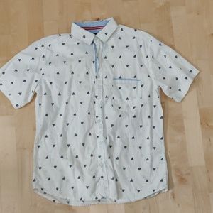 Short sleeve button up